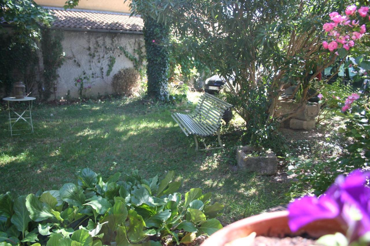 Le Mas Des Dames Appartement Avignon Exterior photo