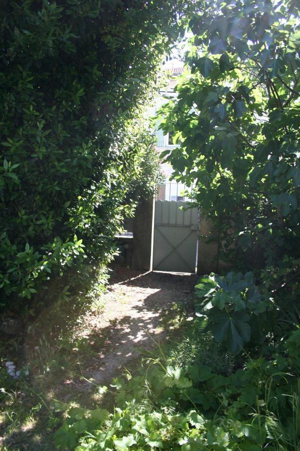 Le Mas Des Dames Appartement Avignon Exterior photo