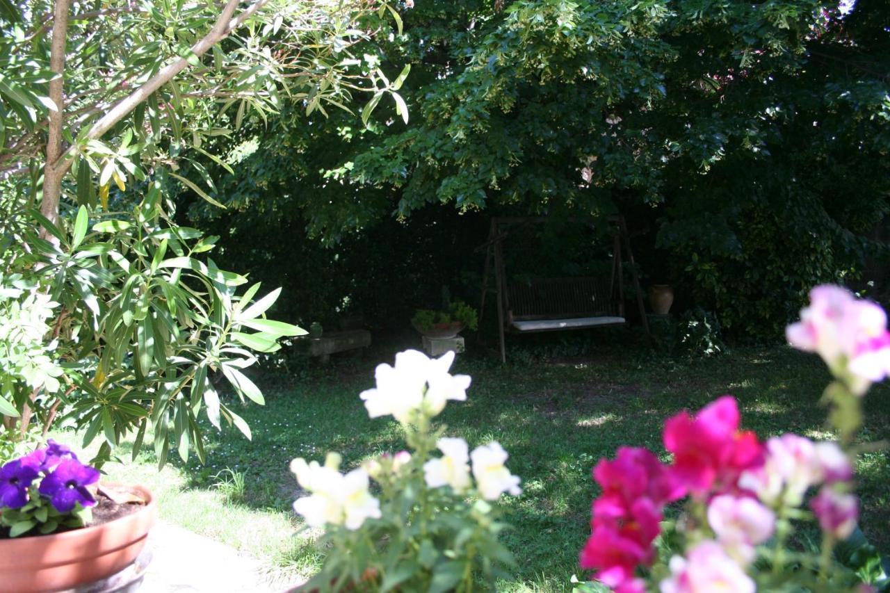 Le Mas Des Dames Appartement Avignon Exterior photo